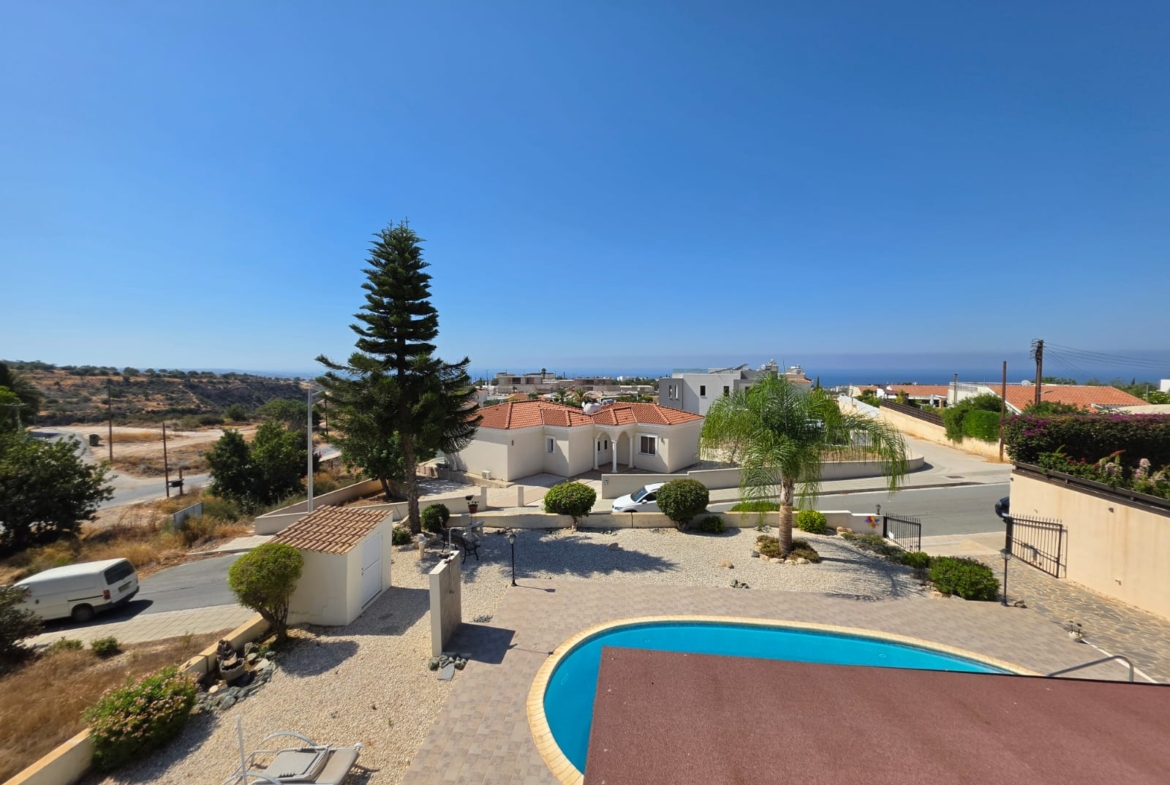 Three Bedroom Bungalow with swimming pool – Ref. SUN1589