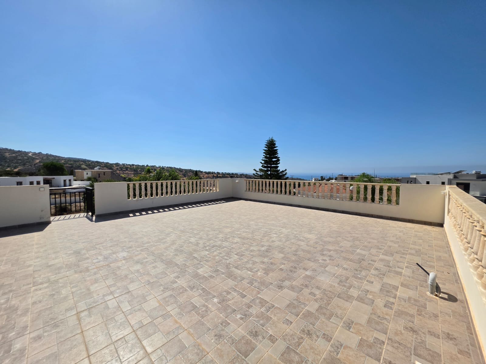 Three Bedroom Bungalow with swimming pool – Ref. SUN1589