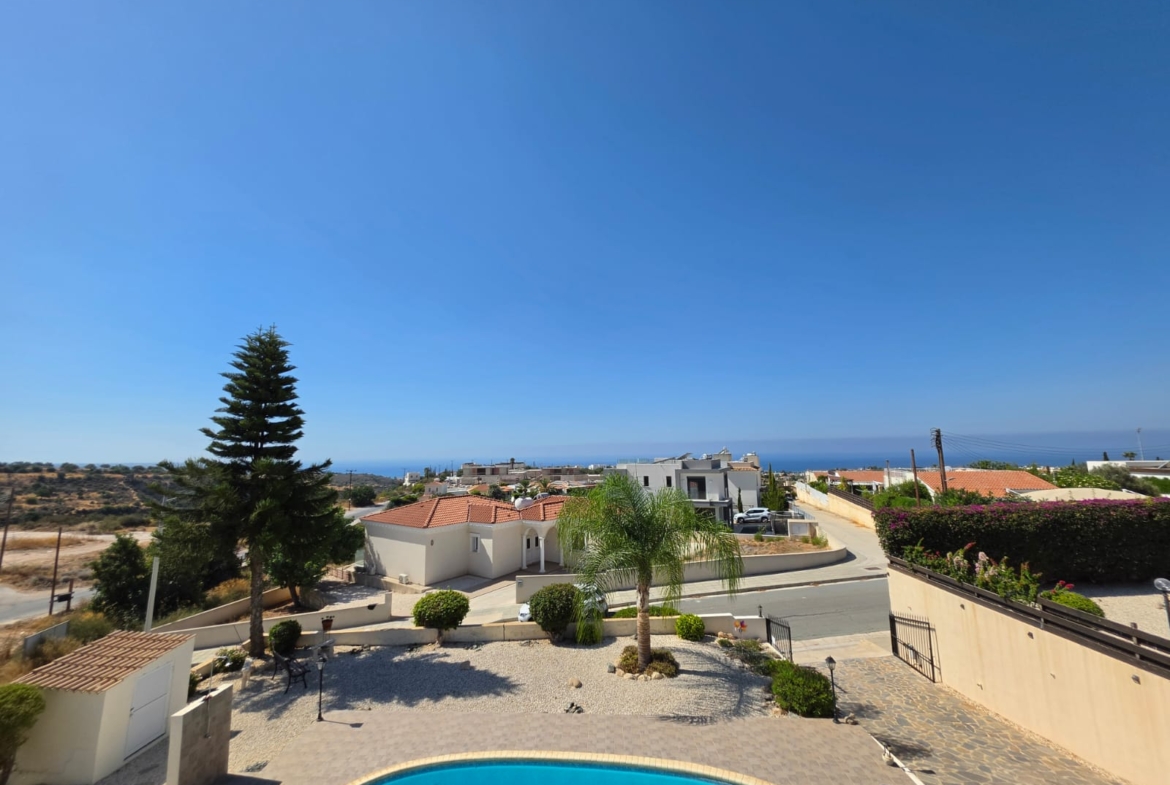 Three Bedroom Bungalow with swimming pool – Ref. SUN1589