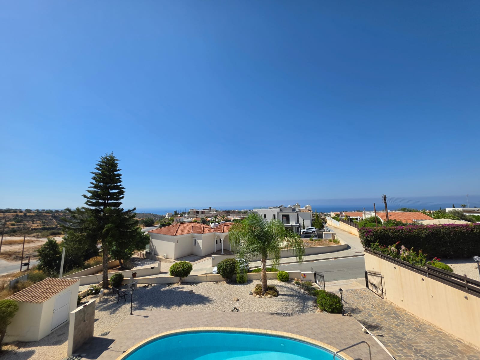 Three Bedroom Bungalow with swimming pool – Ref. SUN1589