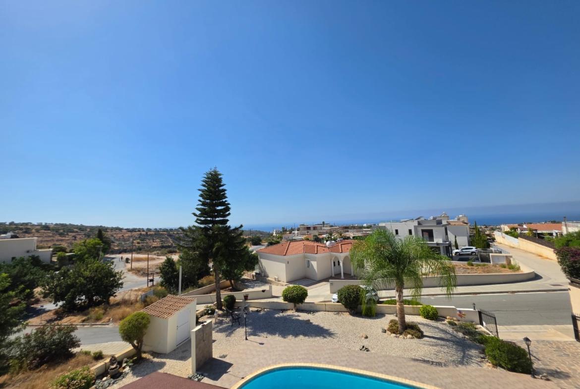 Three Bedroom Bungalow with swimming pool – Ref. SUN1589
