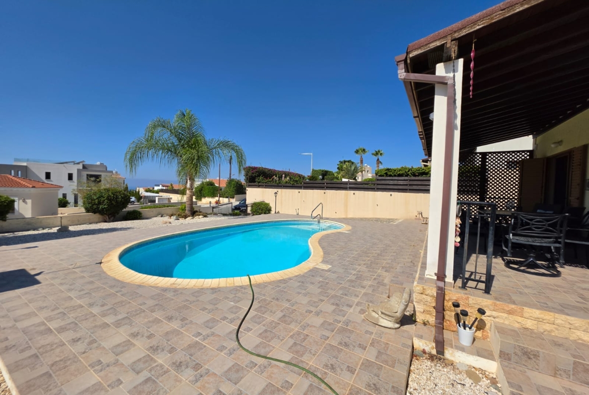 Three Bedroom Bungalow with swimming pool – Ref. SUN1589