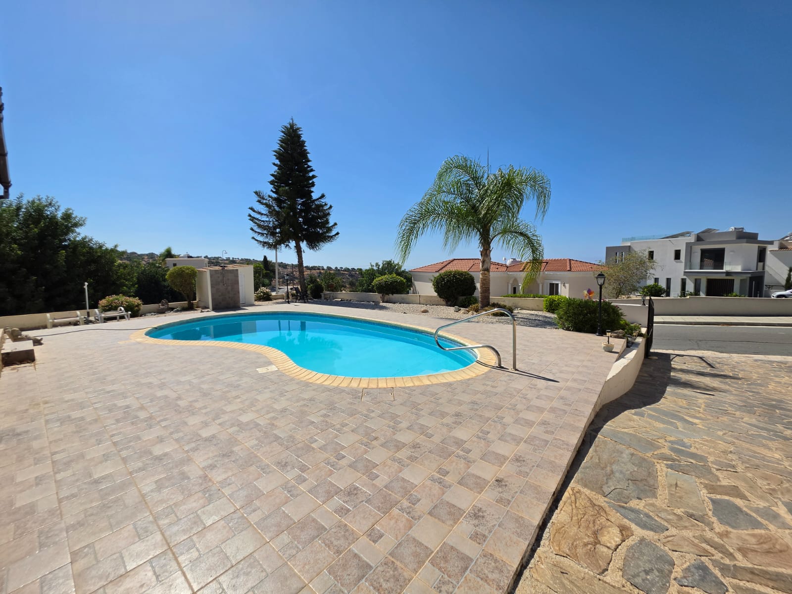 Three Bedroom Bungalow with swimming pool – Ref. SUN1589