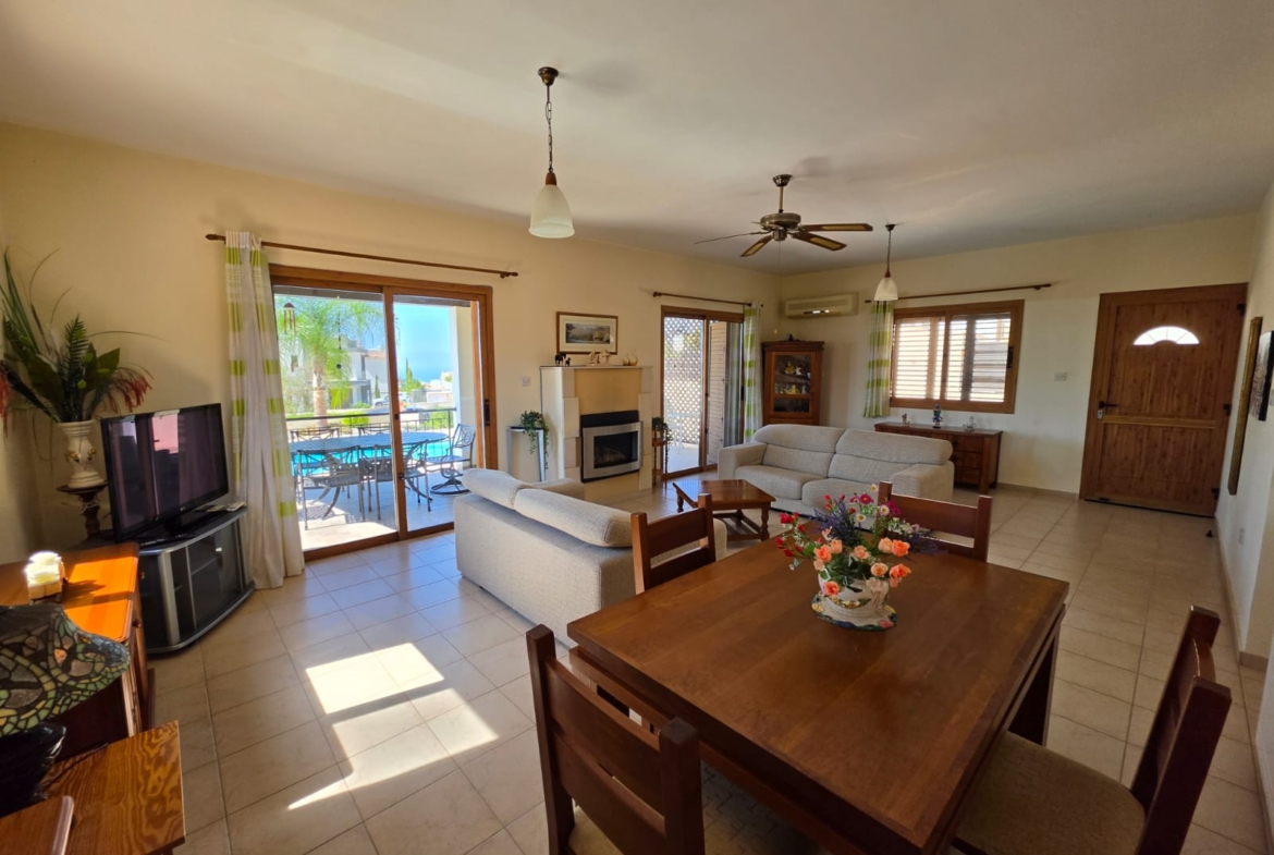 Three Bedroom Bungalow with swimming pool – Ref. SUN1589