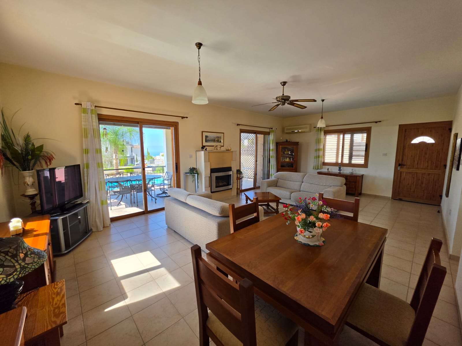 Three Bedroom Bungalow with swimming pool – Ref. SUN1589
