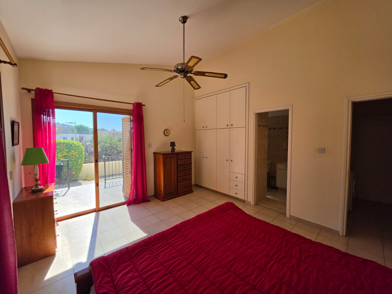 Three Bedroom Bungalow with swimming pool – Ref. SUN1589