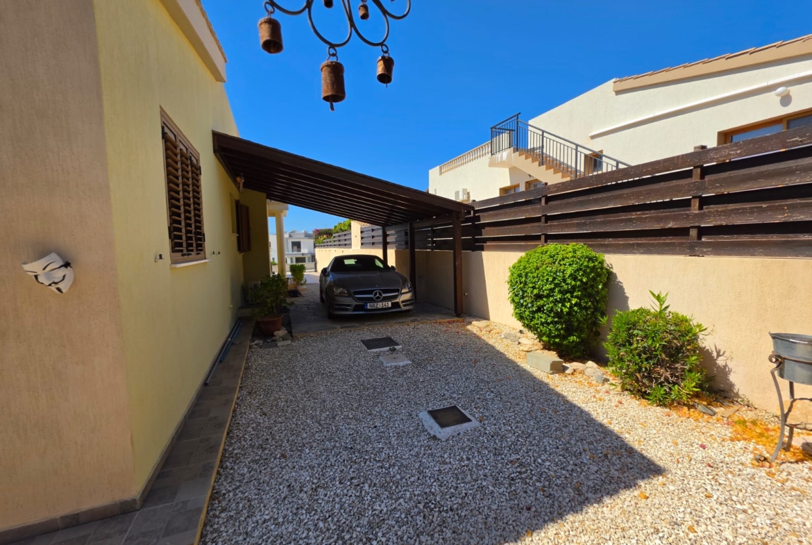 Three Bedroom Bungalow with swimming pool – Ref. SUN1589