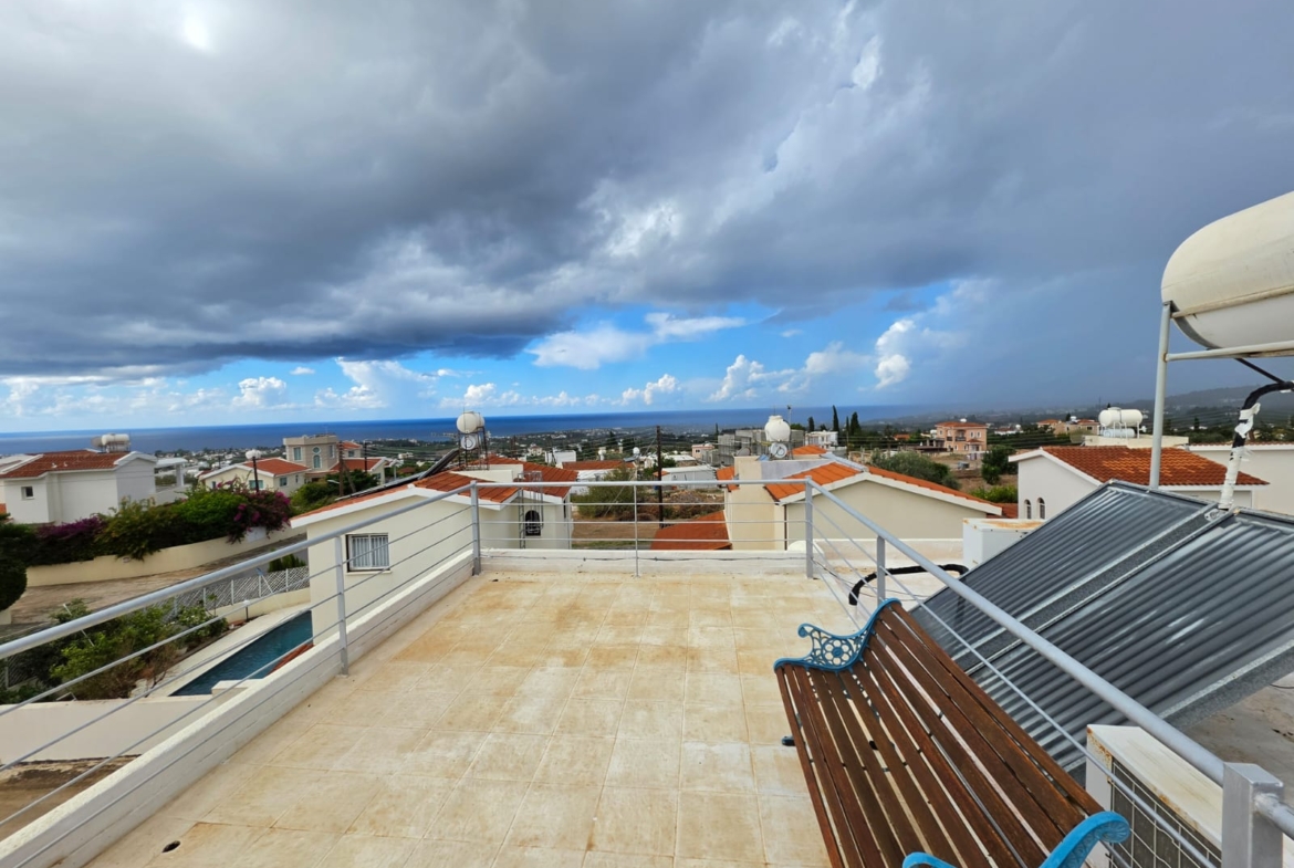 Two Bedroom Apartment with Roof Garden – Ref. SUN1590