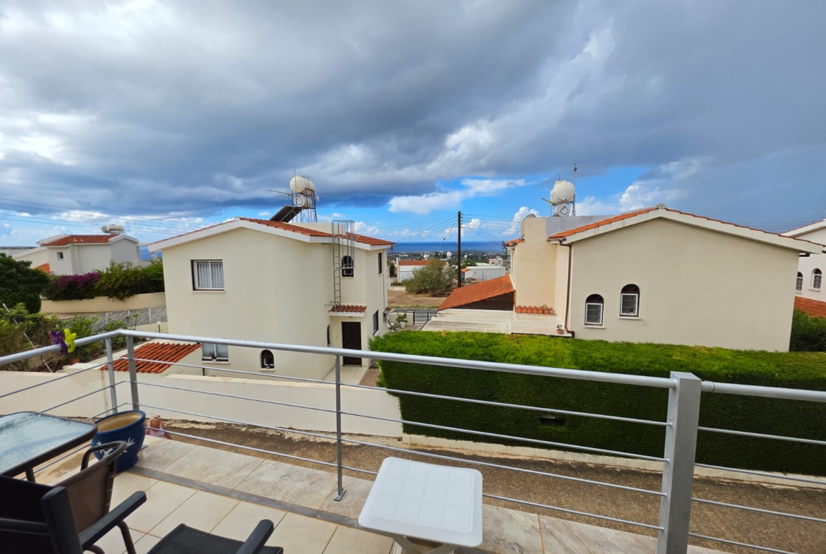 Two Bedroom Apartment with Roof Garden – Ref. SUN1590