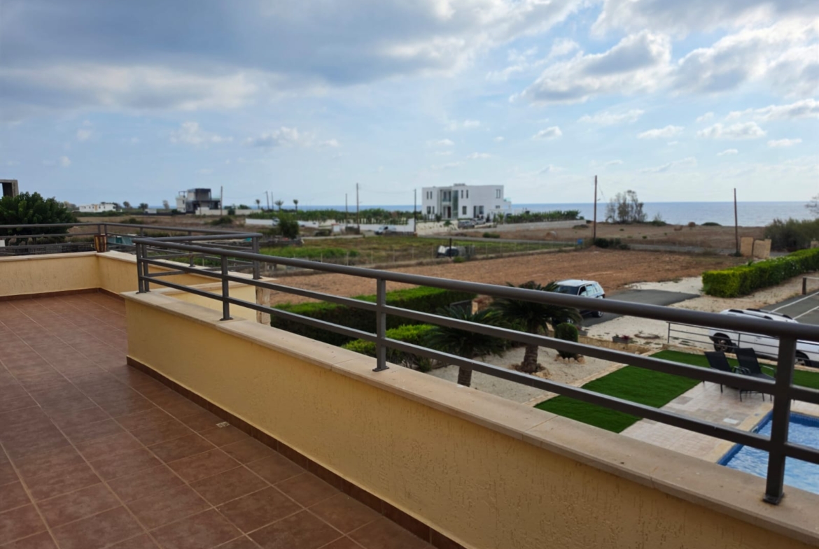 Four Bedroom villa with a swimming pool by the coast line Ref. SUN1591
