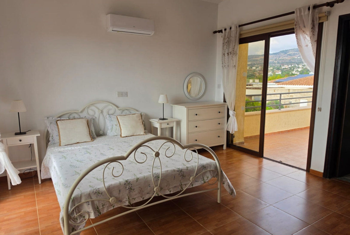 Four Bedroom villa with a swimming pool by the coast line Ref. SUN1591