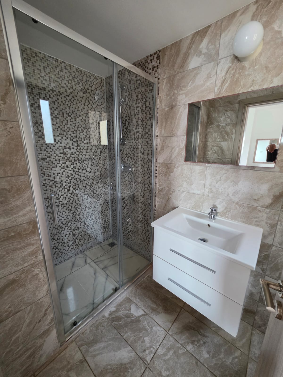 5 Four Bedroom villa with a swimming pool by the coast line Ref. SUN1591