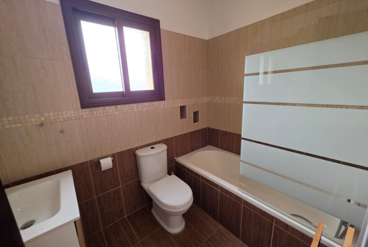 Four Bedroom villa with a swimming pool by the coast line Ref. SUN1591