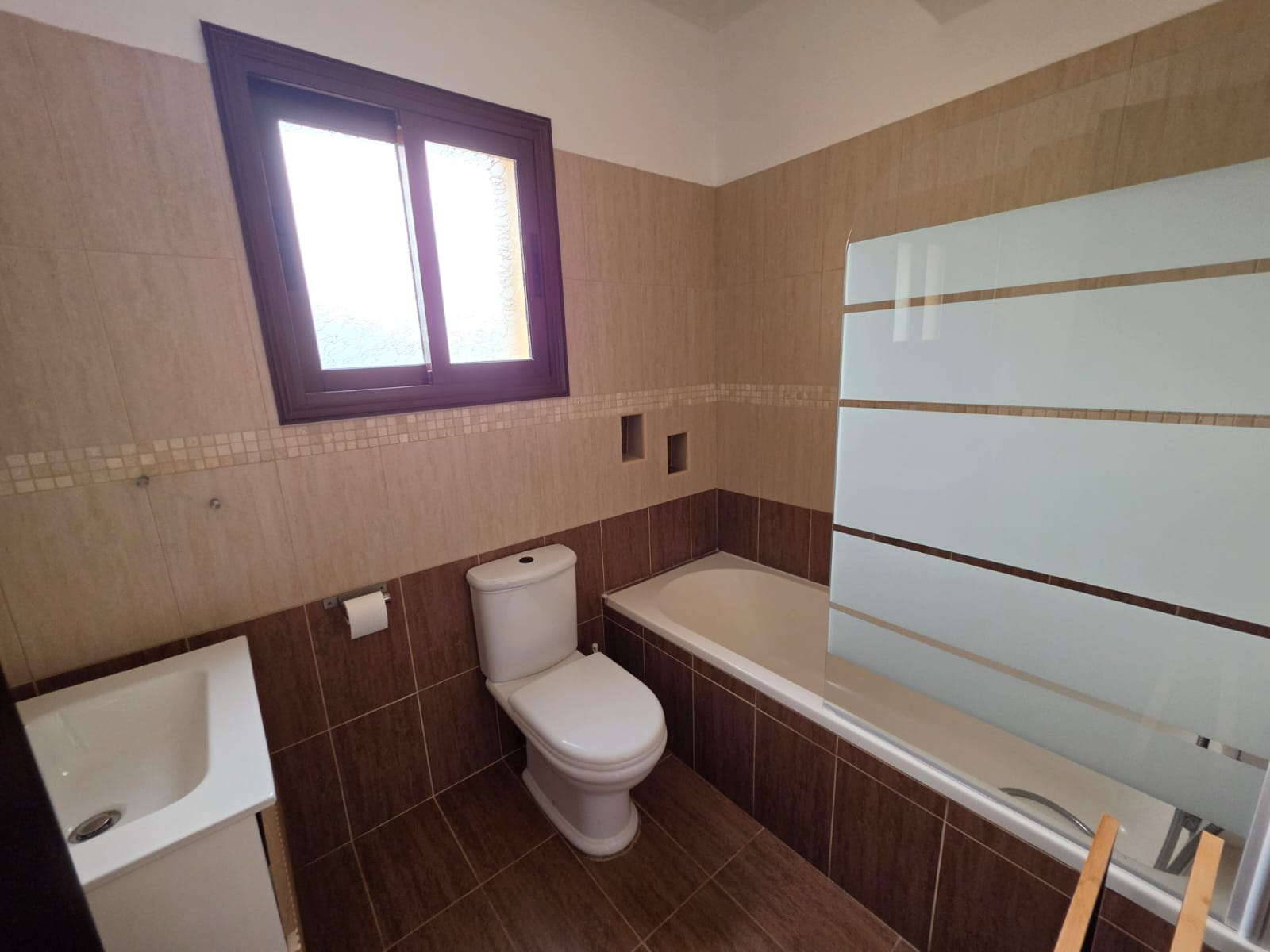 7 Four Bedroom villa with a swimming pool by the coast line Ref. SUN1591