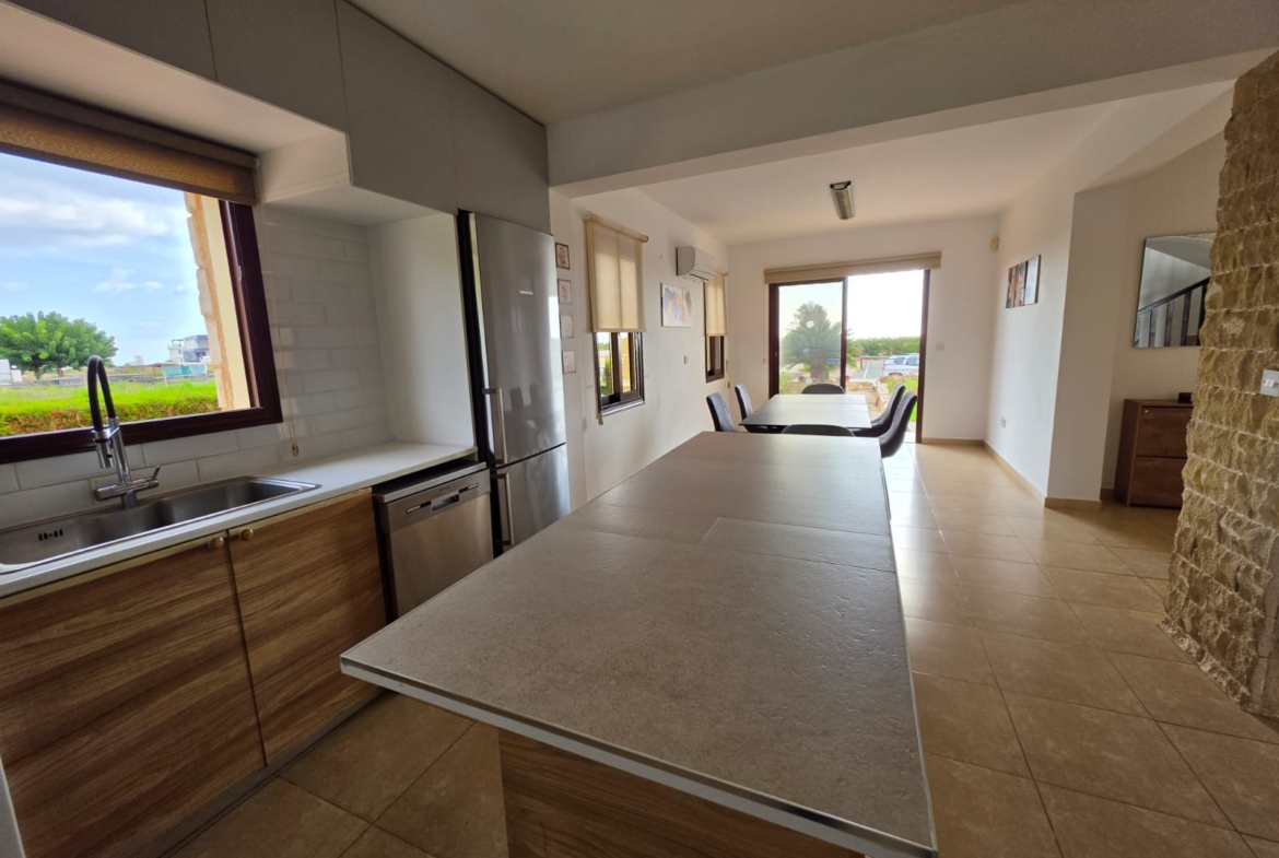 Four Bedroom villa with a swimming pool by the coast line Ref. SUN1591